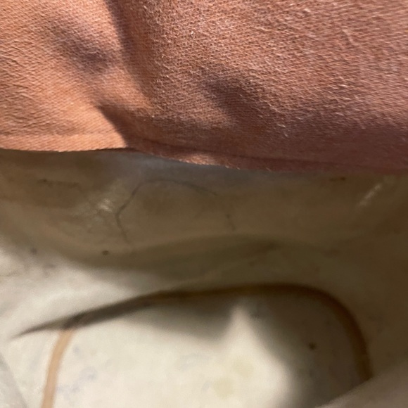 Vintage Dooney and Bourke Purse. Cream Color with Brown Trim. - Picture 7 of 13